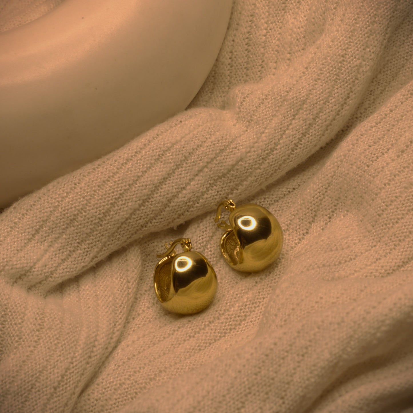 The Buckets Hoops Earrings (Gold)